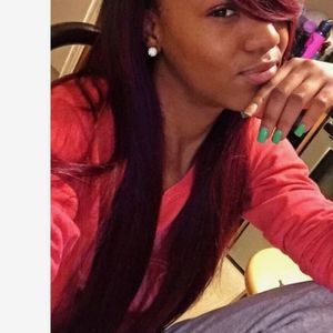 Meet your Posher, Nia